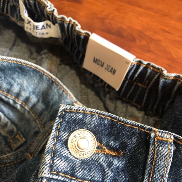NWT Wax Jeans. Moms Jeans. Size medium. Waist has some stretch. Fits like a 6. - Picture 4 of 10